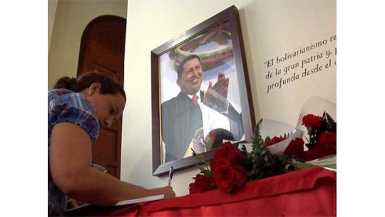 Muchos uruguayos manifestaron su pesar por la muerte de Chávez