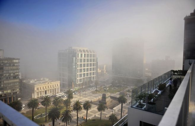 tiempo niebla plaza independencia.jpg