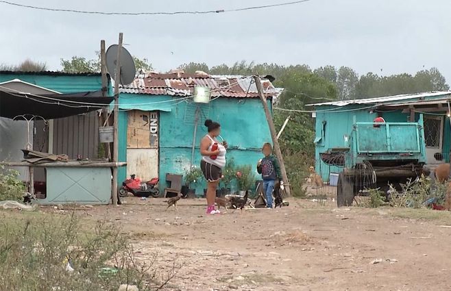 madre-niño-pobreza-asentamiento.jpg