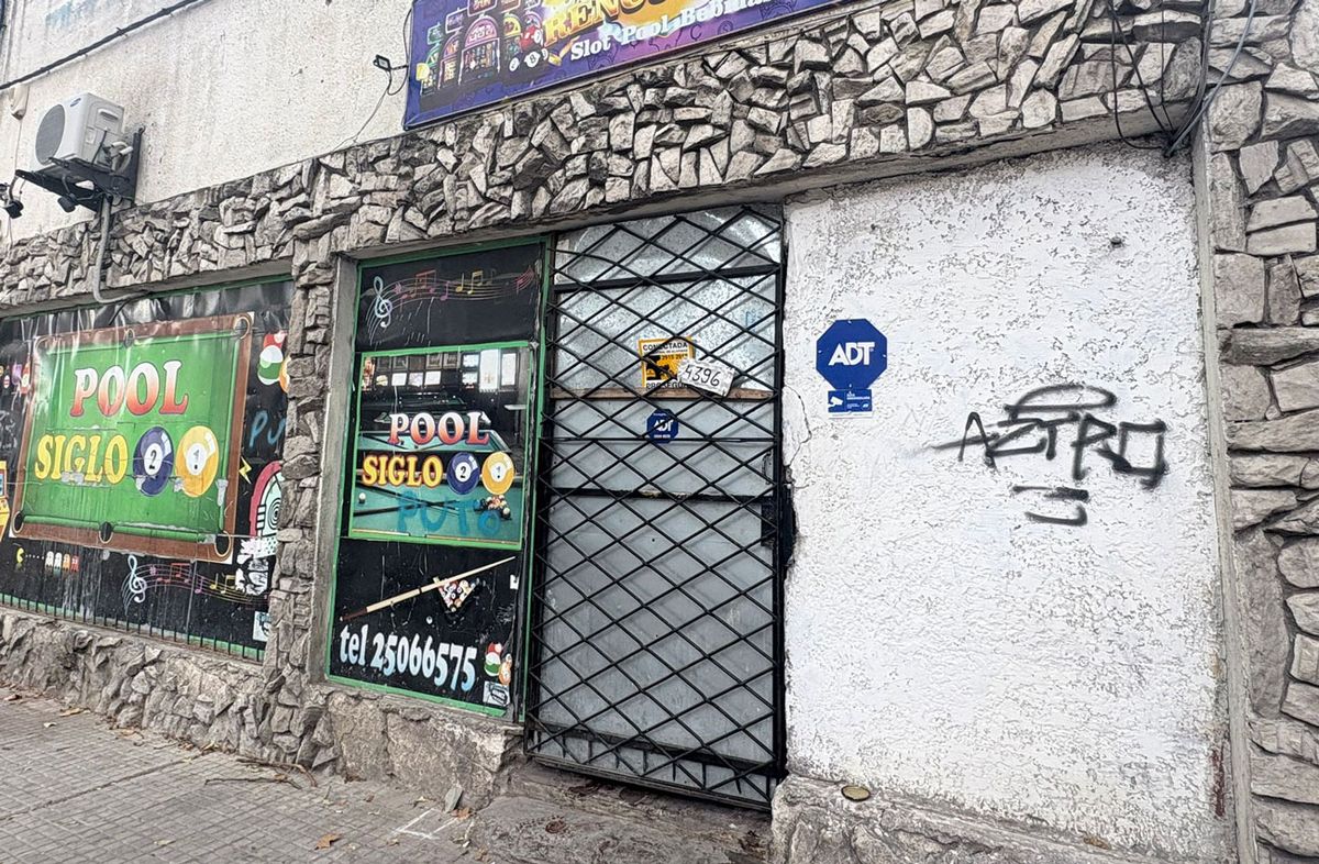 Mataron a un hombre de 74 años en la puerta de un pool y bar de 8 de Octubre