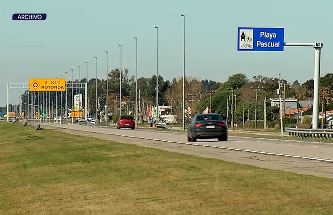 playa-pascual-san-jose-ruta-1-autos