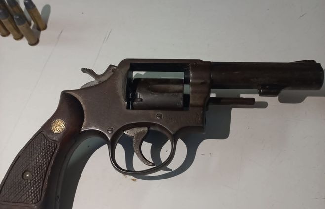 Foto cedida a Subrayado. Revólver de calibre 38 incautada al hombre de 42 años.