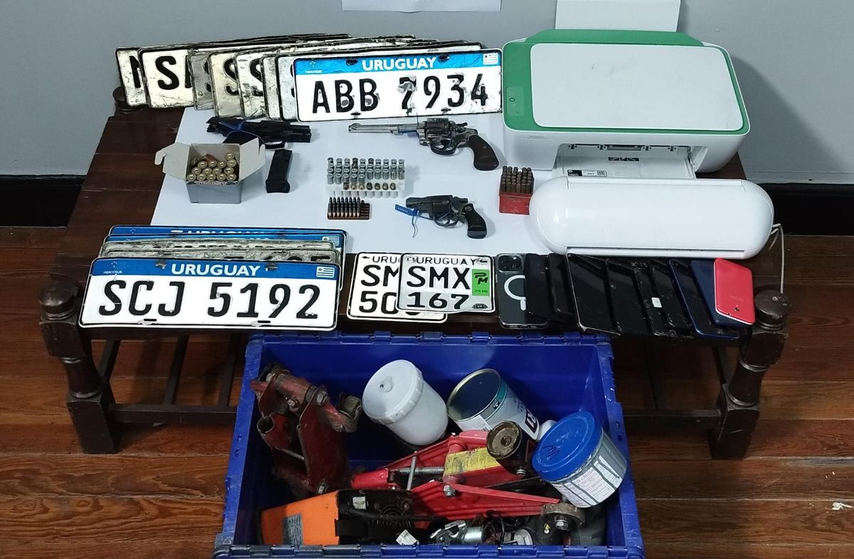 Foto cedida a Subrayado. Elementos incautados durante el allanamiento. Foto cedida a Subrayado. Elementos incautados durante el allanamiento.