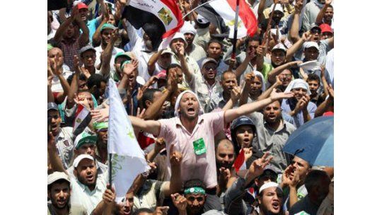 Cuenta regresiva en Egipto: militares dieron ultimátum a Mursi