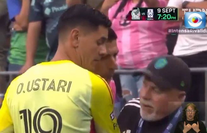 Suárez-escupe-rival