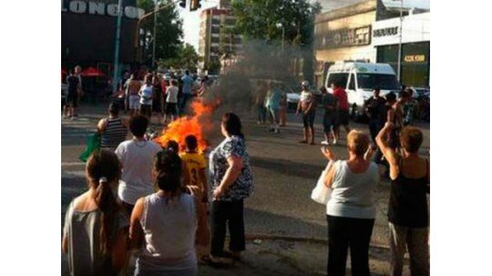 Se multiplican las protestas en Buenos Aires por cortes de luz
