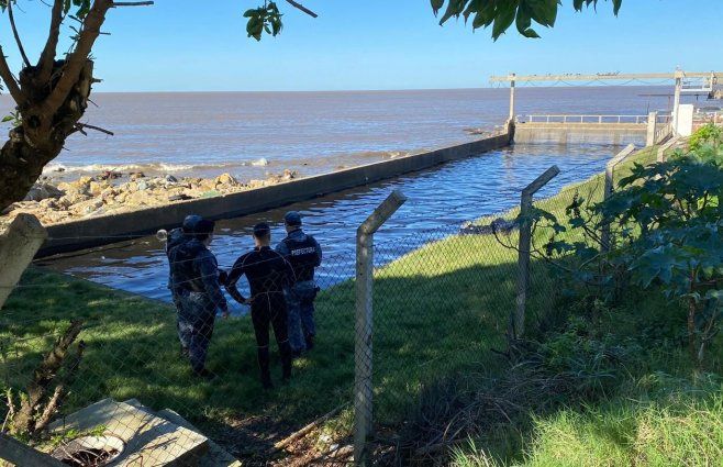 Foto: Marcelo Auyanet, Subrayado. Lugar donde hallaron el cuerpo este miércoles, en Malvín.