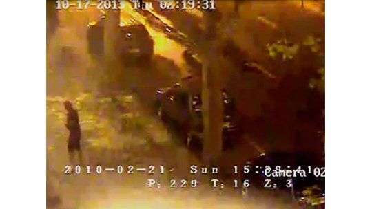 Intentaron robar un auto, cámaras los delataron y quedaron libres