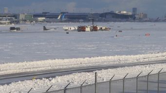 avion de delta se accidento en el aeropuerto de toronto; 18 heridos