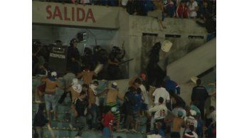 Escándalo tras Nacional-Newells: decenas de heridos y detenidos