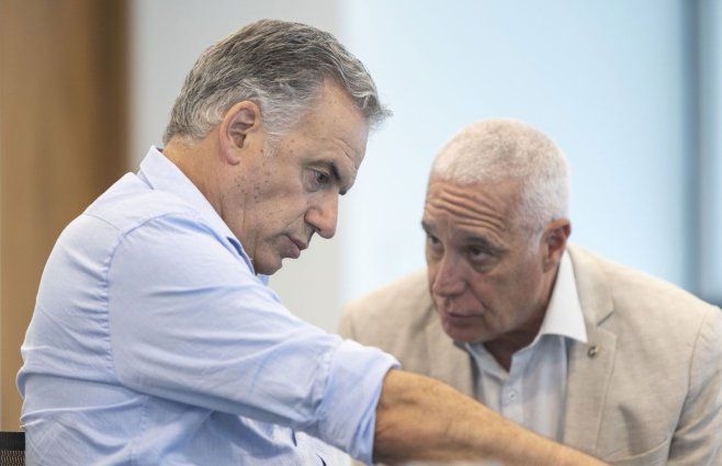 Yamandú Orsi con el ministro Carlos Negro. Foto: Presidencia.