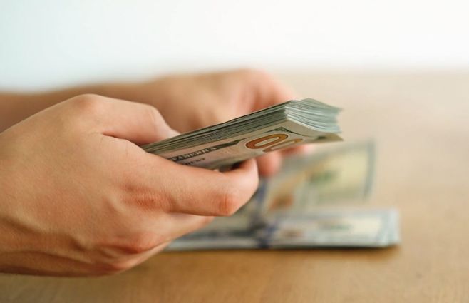 estafa-dinero-dólares-