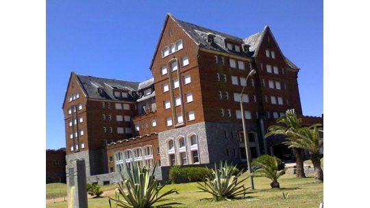 Abandonado, el Hotel San Rafael es un fantasma del viejo Punta