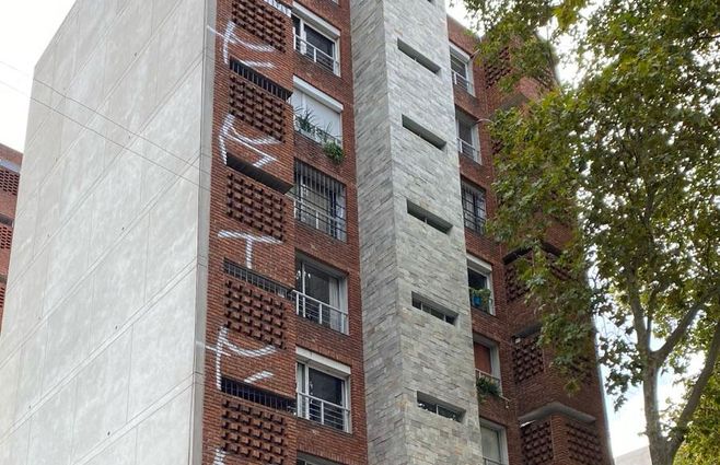 edificio-Roxlo-y-Rodó-foto-Auyanet-vertical.jpg
