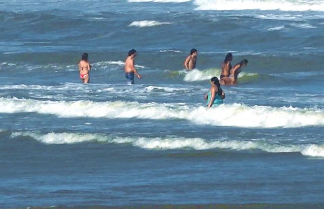 playas-baños-niños-verano.jpg