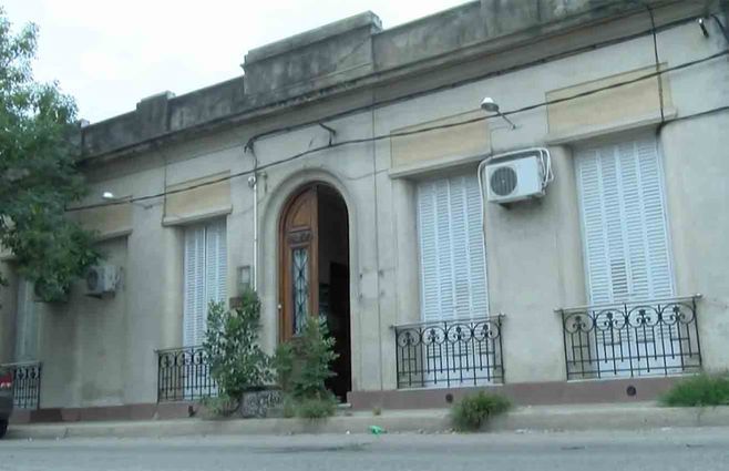 Policía custodia dos hogares abiertos del INAU con casos positivos de Covid-19