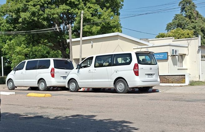 Autoridades de la salud en San Javier, en el policlínico más cercano a donde investigan posibles casos de sarampión en zona rural. Foto: Daniel Rojas, corresponsal de Subrayado.
