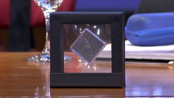 banco central presento moneda conmemorativa por los 200 anos de la declaratoria de la independencia