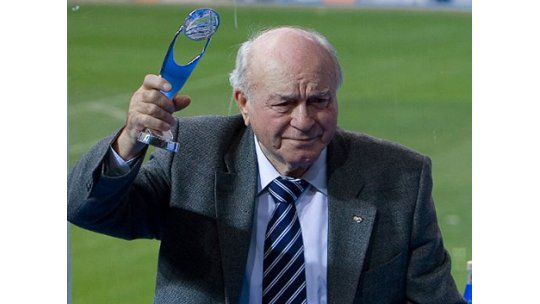 Minuto de silencio en homenaje a Di Stéfano en Argentina-Holanda