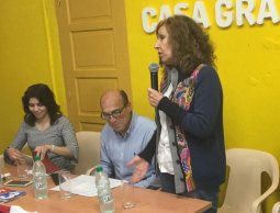 grupo de constanza moreira recibio a los precandidatos del fa para elegir uno