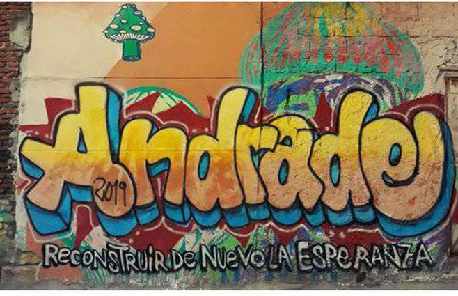 El muro pintado para el precandidato Oscar Andrade