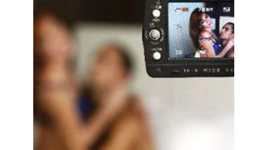 Un hombre extorsionó a su expareja subiendo videos sexuales