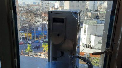 lanzaron bomba de estruendo en el edificio ancap, proximo a la oficina del ministro paganini