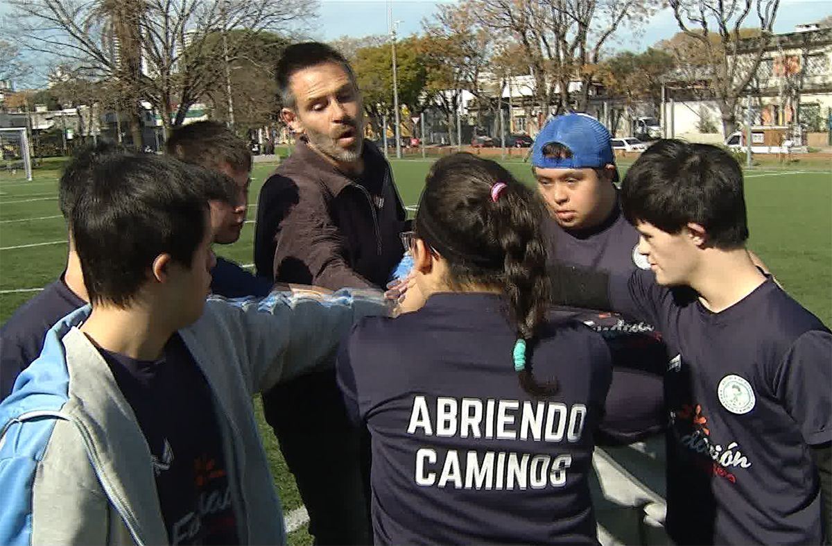 Escuela de fútbol inclusivo busca apoyo económico para seguir funcionando con la práctica gratuita del deporte