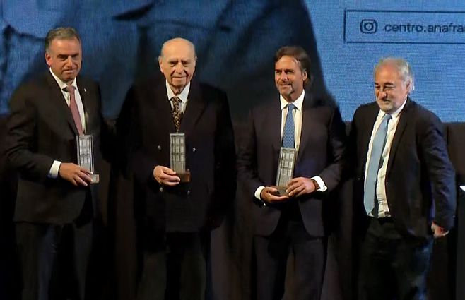orsi-sanguinetti-lacalle-premio-ana-frank.jpg