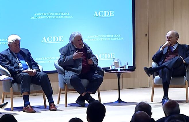 EXPRESIDENTES-EN-ACDE--CONVERSATORIO.jpg
