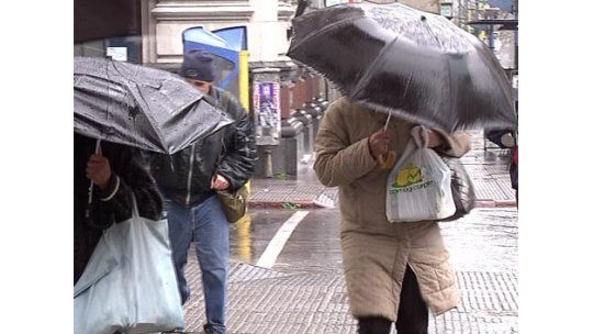 Alerta naranja por lluvias y viento para cinco departamentos