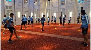 uruguay-argentina desde las 20.30 con una duda: ¿lodeiro o el cebolla?