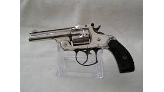 Dos niños asaltaron a distribuidores de golosinas con calibre 38