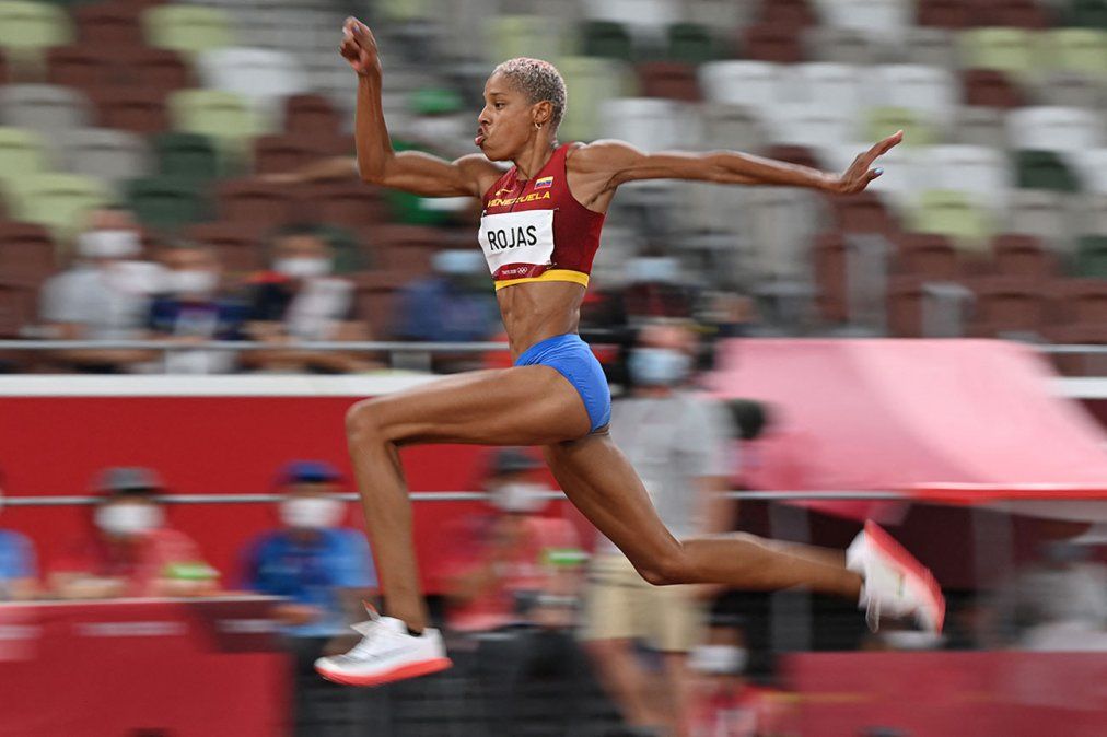 Yulimar Rojas hizo leyenda y batió un récord mundial: alcanzó los 15,67 en salto