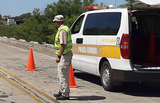 movil-policia-caminera-accidente.jpg