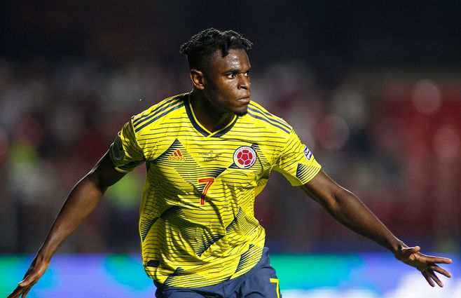 Duván Zapata festeja su gol ante Catar.