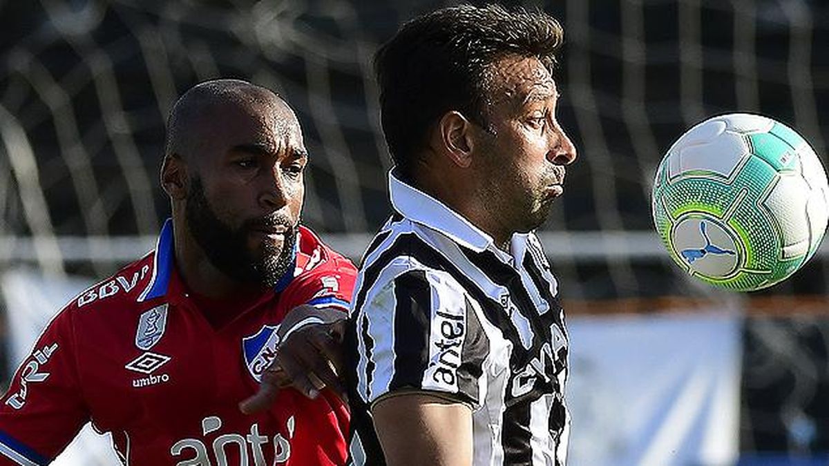 Leyendas del futbol uruguayo e internacional - Gano Wanderers a Rentistas  por 1 a 0 en el parque viera por la 9na fecha del Torneo Clausura con gol  de Facundo Milán,hoy la