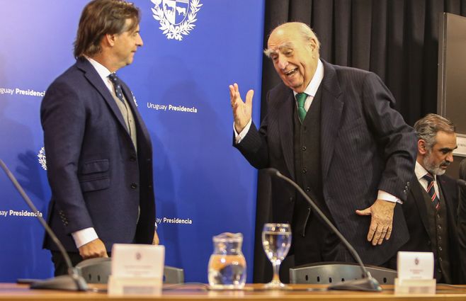 caida sanguinetti foco uy (1).jpg