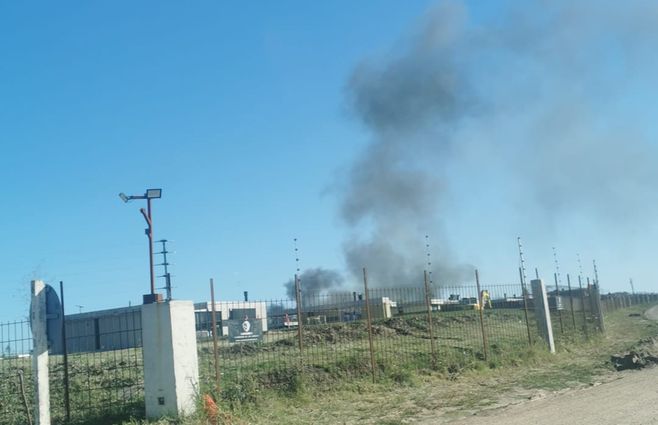 incendio-cerca-de-los-aromos.jpg