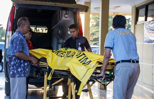 atentado-indonesia-policia-ambulancia-AFP.jpg