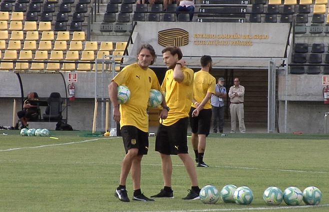 Forlán-Peñarol-primer-entrenamiento.jpg