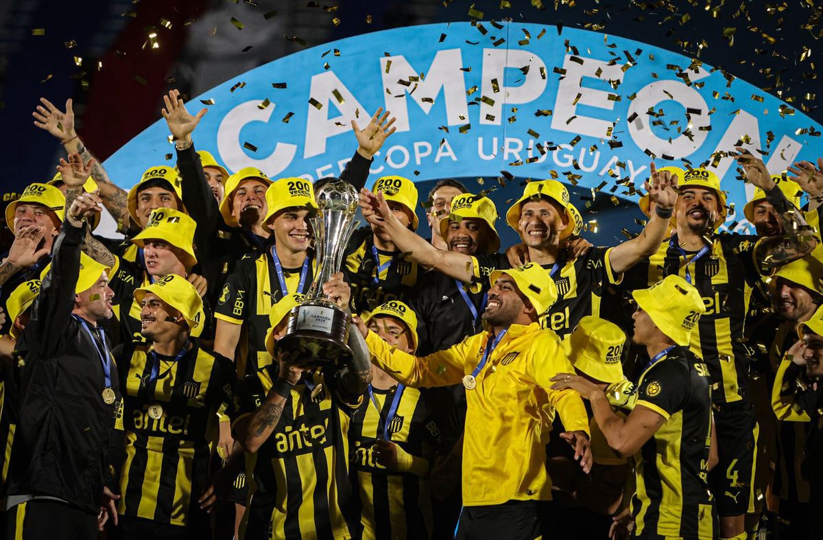 focouy-campeon-peñarol-festejo-portada