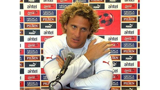Soy de agradecer (a Dios), no de pedir, confesó Diego Forlán