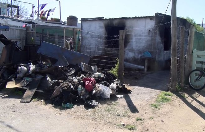 INCENDIO-EN-CASA-DE-SAN-CARLOS---MALDONADO.jpg