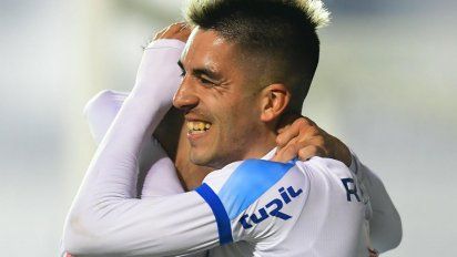 nacional le gano 2 a 0 a deportivo maldonado en el parque central