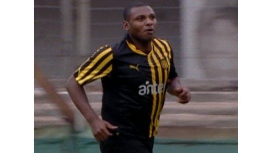 Peñarol le ganó 3 a 2 a Cerro Largo, en partido amistoso