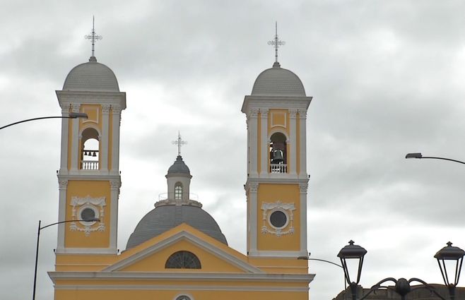 catedral-de-minas-con-cielo-gris.jpg
