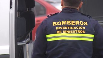 mujer esta emplazada por el crimen de su pareja; la casa fue incendiada y el hombre asesinado