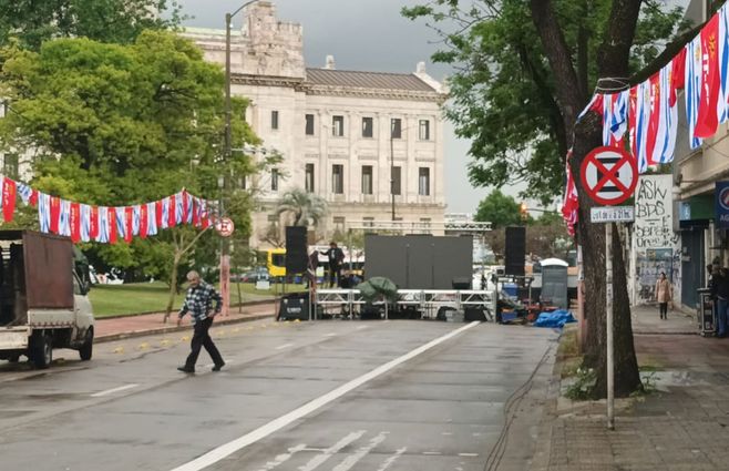 Paro, movilización y acto del PIT-CNT en Fernández Crespo frente al Palacio Legislativo. Foto: Beatriz Martínez, Subrayado.