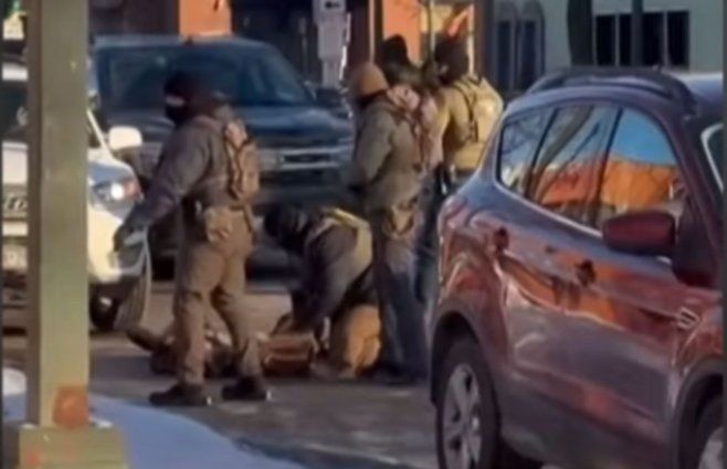 Alcalde de Mineápolis denuncia el homicidio de un manifestante por parte de agentes federales. Foto: captura de video en redes sociales.